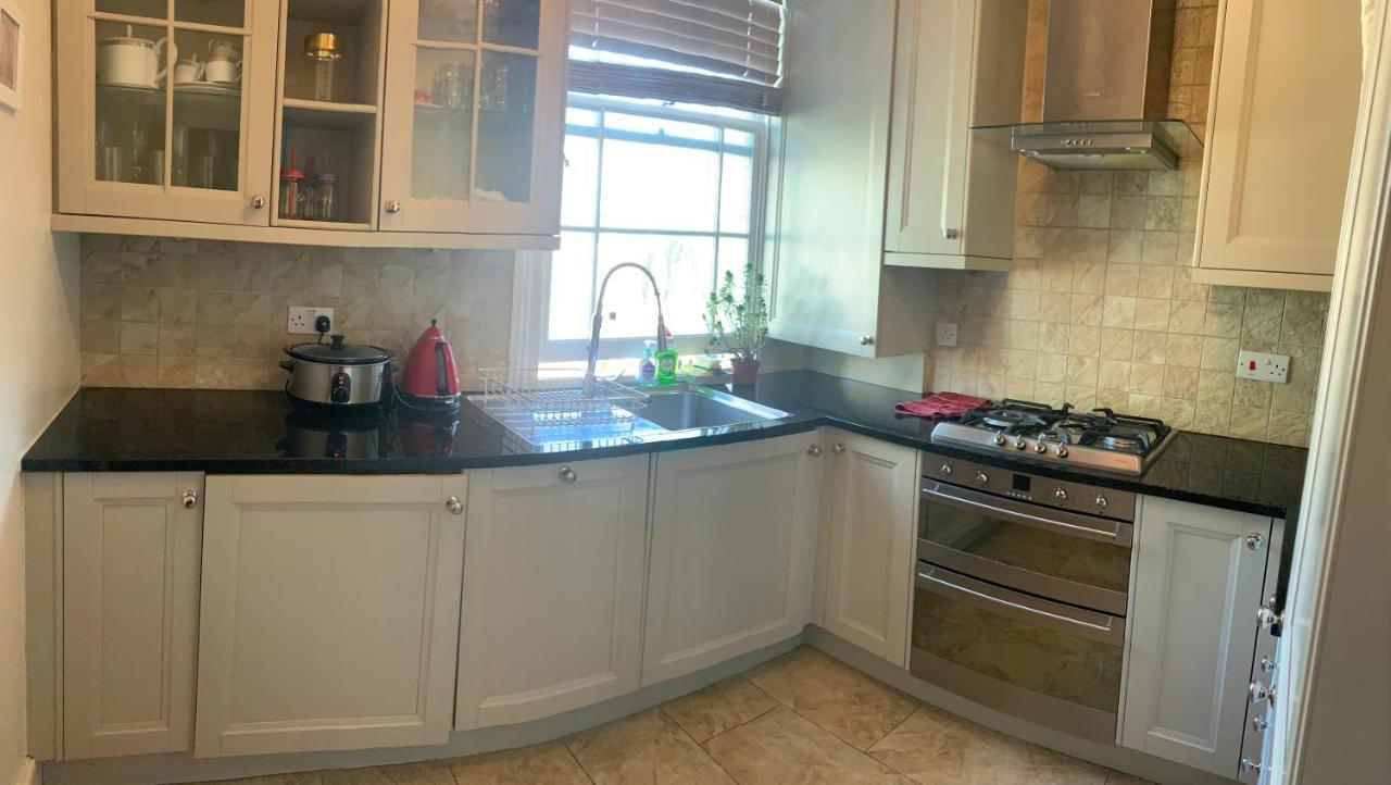 1st Floor Luxury 2 Bedroom 1 Bathroom Hampstead * Londra